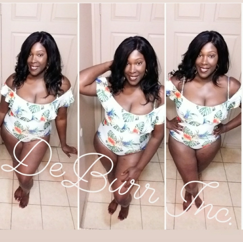 *NEW* Beautiful Tropical Swimsuit